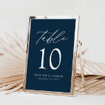 Mariage de la marine moderne élégant Numéro de tab<br><div class="desc">Cartes de numéro de table mariage tendance et minimaliste avec lettrage moderne blanc avec "Table" dans script de calligraphie moderne. Le design comprend un arrière - plan de marine ou une couleur de votre choix. Le dessin se répète à l'arrière. Pour commander les cartes marines : ajoutez votre nom, votre...</div>