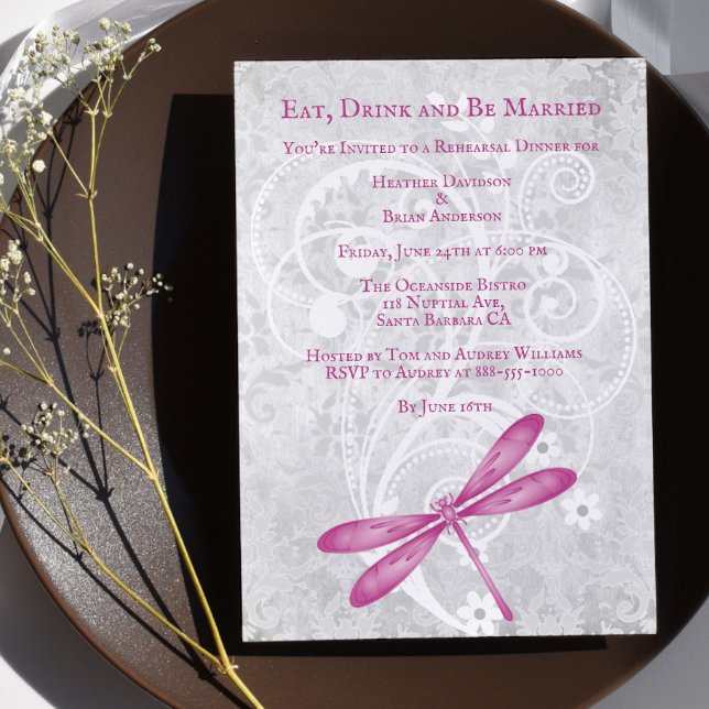 Mariage de répétition Magenta Dragonfly Invitation (Magenta Dragonfly Wedding Rehearsal Dinner Invitation)