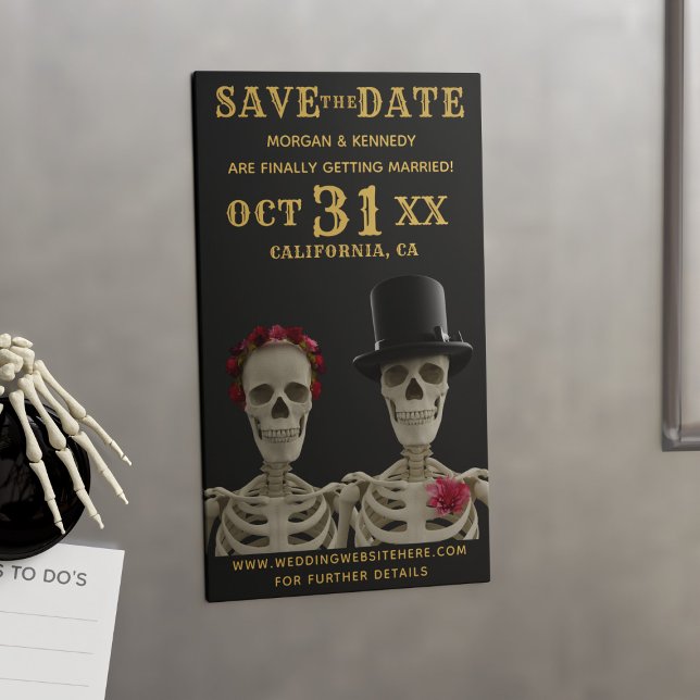Mariage Halloween Enregistrer La Date Cartes Magné (Perfect for your Halloween Wedding. Bride and Groom skeletons with space for your details)