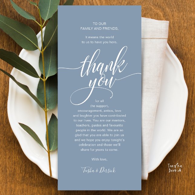 Mariage moderne Script Carte de remerciements Dîne (Modern Script Wedding Guest Dinner Reception Brunch Lunch Thank You Card in Warm Dusty Blue)