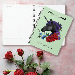 Mariage noir Unicorne violet rouge des fleurs de s