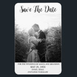 Mariage photo simple et élégant Magnet noir modern<br><div class="desc">Simple,  élégant,  noir et blanc,  Mariage photo moderne,  Save the Date aimant. Vous pouvez le personnaliser avec vos détails.</div>