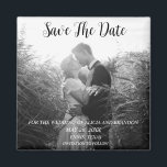 Mariage photo simple et élégant Magnet noir modern<br><div class="desc">Simple,  élégant,  noir et blanc,  Mariage photo moderne,  Save the Date aimant. Vous pouvez le personnaliser avec vos détails.</div>