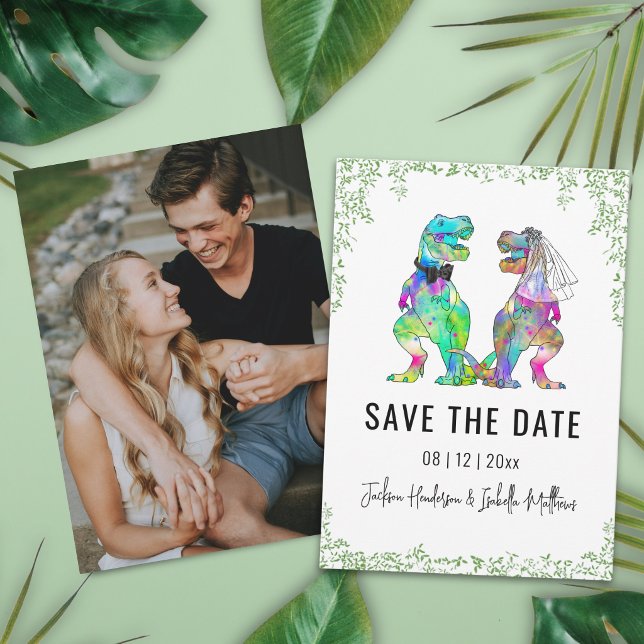 Mariage Thème Dinosaure Photo de Save the Date (Funny colorful watercolor dinosaur theme wedding save the date photo card Modern trendy script)