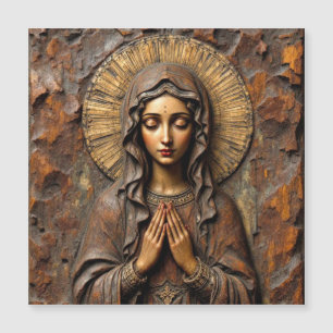 Marie en bois sculptée avec dévotion