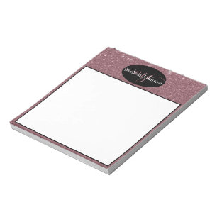 Marquage élégant en or rose sur bloc-notes noir