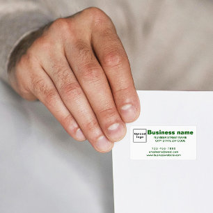 Marque commerciale en texte vert sur étiquette d'a