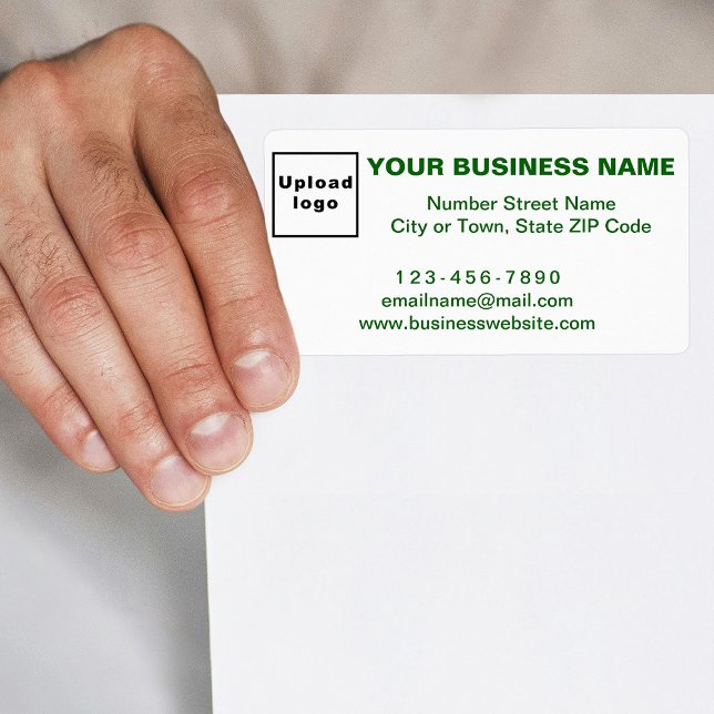 Marque commerciale en texte vert sur étiquette d'e (Shipping label with your business brand in green texts)