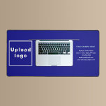 Marque d'affaires sur Blue Desk Mat<br><div class="desc">Tapis de bureau que vous pouvez customiser pour mettre votre nom d'entreprise et d'autres informations de votre entreprise. Customisez-le, utilisez-le et affichez-le sur votre bureau comme l'une de vos stratégies de marketing pour sensibiliser la marque. Accessoire de bureau personnalisable que vous pouvez afficher sur votre bureau visible par les clients...</div>