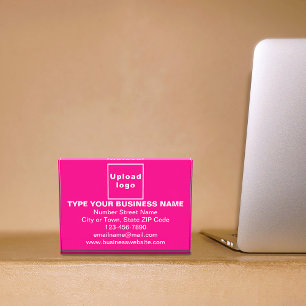 Marque d'entreprise sur bloc photo rectangle rose