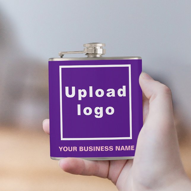 Marque Purple Business sur flacon enveloppé de vin (Your business name and logo on purple vinyl wrapped flask.)
