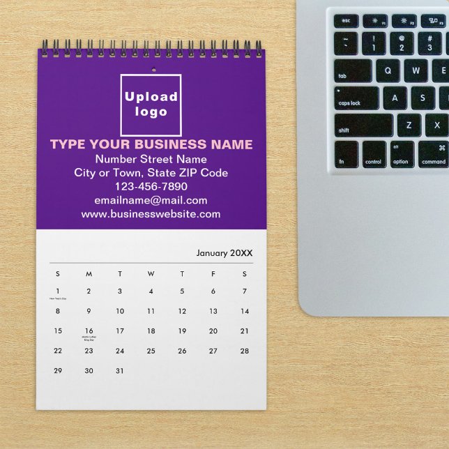 Marque Purple Business sur le calendrier (Build brand name awareness. Purple business branding on calendar displayed on office desk.)
