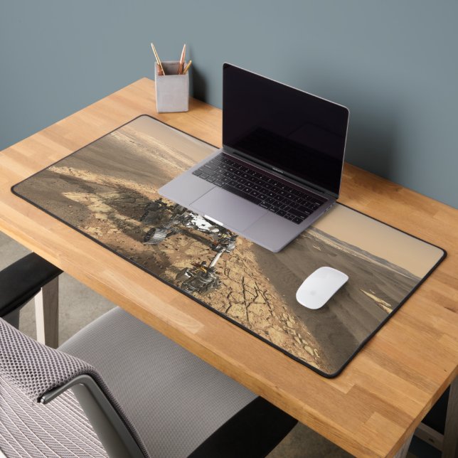 Mars 2020 Rover Sur La Surface De Mars. (Bureau 2)