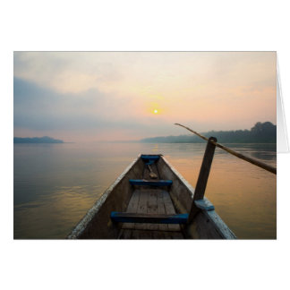 Matin au large du lac avec le bateau