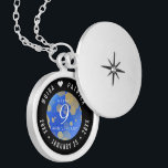 Médaillon Avec Fermoir Élégant 9e anniversaire Mariage Lapis Lazuli<br><div class="desc">Commémorez le 9ème anniversaire du mariage avec cet élégant emplacement! Un élégant lettrage noir et blanc avec des confettis hexagonaux patinés en pyrite sur un arrière - plan bleu azur et moucheté ajoute une touche mémorable pour cette occasion spéciale et cette étape importante. Customisez avec les noms du couple heureux,...</div>