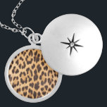 Médaillon Avec Fermoir imprimé de guépard à la mode safari<br><div class="desc">le très tendance safari leopard tache le collier de femme de chambre à l'empreinte de guépard.</div>