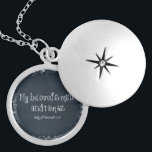 Médaillon Avec Fermoir La Bible Verse : Mon bien-aimé est le mien et je s<br><div class="desc">Verse biblique : Mon bien-aimé est le mien et je suis le sien. Beau verset romantique de la bible sur vintage tableau noir avec bords de bokeh clairs. Écriture de Song of Solomon. Parfait pour les mariages,  anniversaires,  etc.</div>
