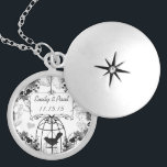 Médaillon Avec Fermoir Mariage Date Anniversaire Vintage de cage à oiseau<br><div class="desc">Colliers de conservation Choisissez soit Plat Argent,  soit Argent Argent Sterling</div>