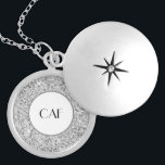 Médaillon Avec Fermoir Monogramme Parties scintillant Argent Bridesmaid C<br><div class="desc">Monogramme ce collier de parties scintillant argent pour vos demoiselles d'honneur et fête de mariée. Fait un grand cadeau pour toutes les femmes.</div>