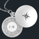 Médaillon Avec Fermoir Monogramme Parties scintillant Argent Bridesmaid C<br><div class="desc">Monogramme ce collier de parties scintillant argent pour vos demoiselles d'honneur et fête de mariée. Fait un grand cadeau pour toutes les femmes.</div>