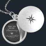 Médaillon Avec Fermoir Noir Damask Silver Satin- Anniversaire<br><div class="desc">Élégant damas floral noir et satin argenté. Anniversaire du mariage d'argent</div>