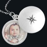 Médaillon Avec Fermoir Photo de bébé tout simplement sucré<br><div class="desc">Belle photo personnalisée design parfait pour la journée de la mère,  les diplômes,  mariages,  anniversaire,  anniversaires,  et plus encore.</div>