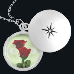 Médaillon Avec Fermoir Twin Flame amour roses rouges<br><div class="desc">Red Roses symbolise un profond respect sincère,  le courage et l'amour passionné sincère. Le rouge est aussi une couleur d'énergie. Le bleu est la couleur du ciel. Le vert est la couleur de la terre. La nature est la vérité ultime. C'est juste ce qu'il est.</div>