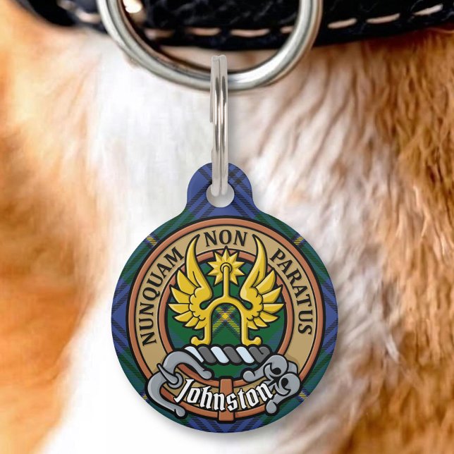 Médaillon Pour Animaux Cimier du clan Johnston sur tartan (Créateur téléchargé)