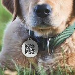 Médaillon Pour Animaux Code QR | Chien Chat moderne gris me scanner si pe<br><div class="desc">Un simple code QR gris personnalisé modèle d'étiquette d'identification d'animal de compagnie dans un style minimaliste moderne qui peut être facilement mis à jour avec votre code QR lié à votre chien ou chat Identité ou coordonnées #QRcode #chien #animal #id</div>