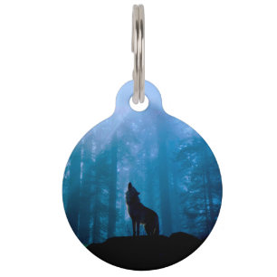 Médaillon Pour Animaux Le loup hurlant dans la nature