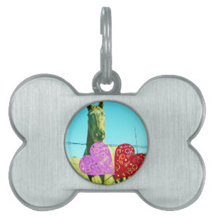 Médaillons Pour Animaux Domestiques Cheval blond et Coeurs rose et rouge
