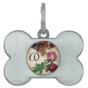 MÉDAILLONS POUR ANIMAUX DOMESTIQUES TROIS DOGGIES AVEC MONOGRAM ROSE