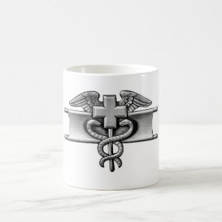 Médecin EFMB d'armée de tasse de café