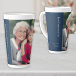 Meilleure mamie Jamais Latte Mug<br><div class="desc">Célébrez la connexion qui fait chaud au coeur entre les générations avec cette Meilleure mamie Jamais Latte Mug. Cette tasse présente fièrement une photo chère d'une grand-mère avec ses petits-enfants bien-aimés, capturant la joie et l'amour qu'ils partagent. Avec "Cherished Memories Together" élégamment affiché dans les tiers inférieurs en ajoutant une...</div>