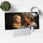 Meilleure photo Grand-mère<br><div class="desc">Meilleure mamie moderne ou grand-parent Photo Souris de bureau Mat. Ajoutez votre photo et votre texte prĂ©fĂ©rĂ©s pour un design personnalisĂ© amusant! Veuillez nous contacter Ă cedarandstring@gmail.com si vous avez besoin d'aide pour la conception ou les produits correspondants.</div>