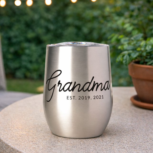 Mémé a créé un nouveau cadeau pour grand-mère (Créateur téléchargé)