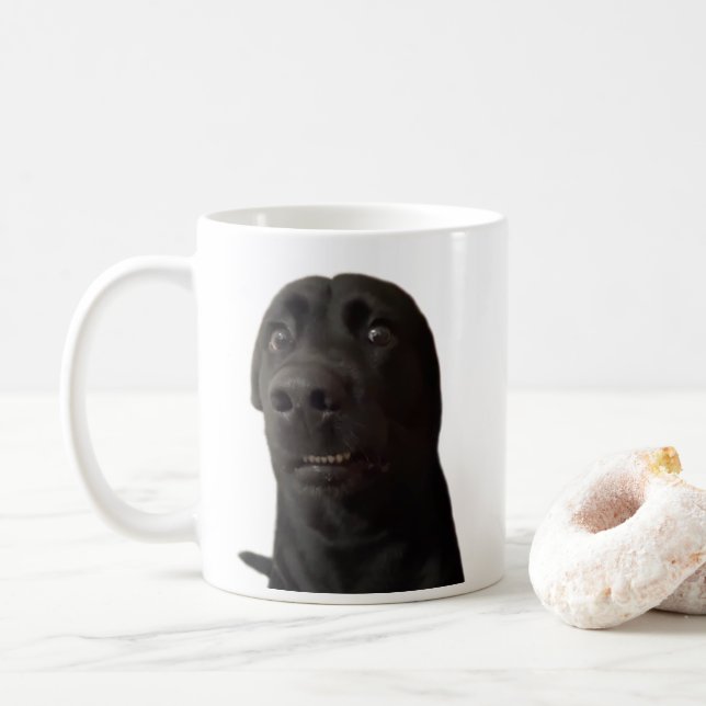 Mème de chien effrayé Mug double face (Avec donut)
