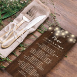 Menu Bois rustique éclaire le pot Mason floral<br><div class="desc">Le menu mariage rustique à cordes de bois clair présente des pivoines roses dans un bocal de maçon.</div>