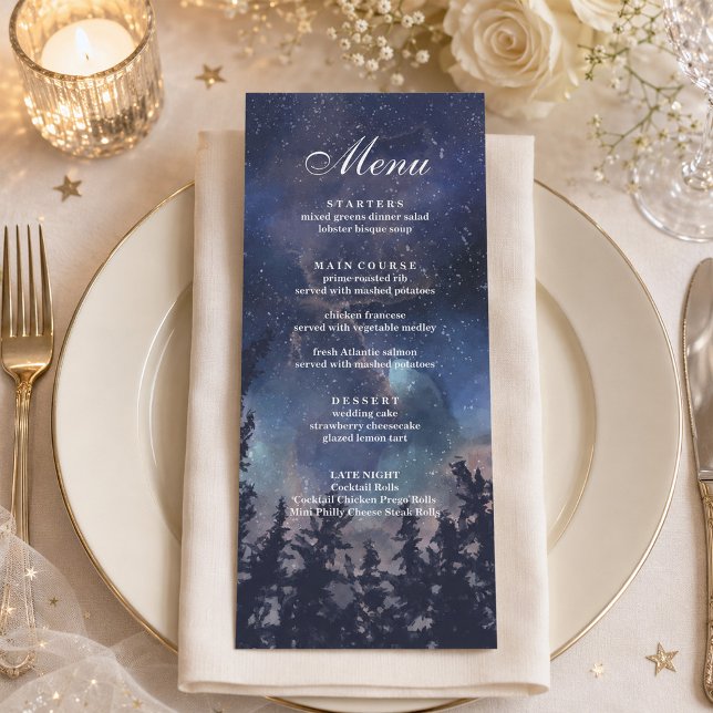 Menu de mariage céleste de la forêt étoilée (Starry Night Forest Celestial Wedding Menu on an elegant wedding table with flowers)