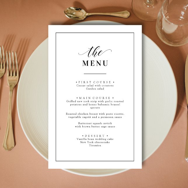 Menu de mariage classique élégant noir et blanc (Classic elegant black and white wedding menu adds timeless style to each place setting)