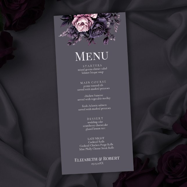 Menu de mariage floral prune gothique (Gothic Plum Floral Wedding Menu on a gothic wedding table with dark roses.)