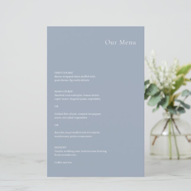 Menu de mariage moderne bleu poussiéreux élégant (Debout devant)