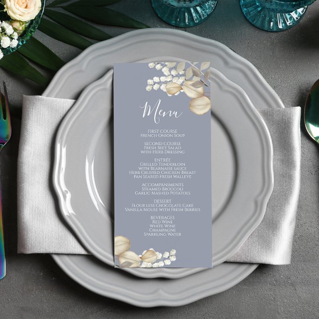 Menu Mariage bleu Calligraphie Floral (Wedding menu card with calligraphy script and elegant foliage.)
