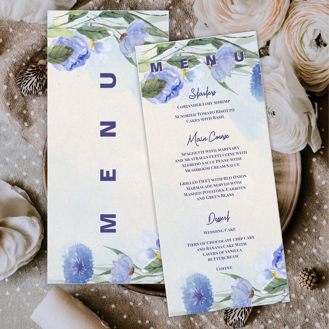 Menu Réception de mariage florale à l'aquarelle bleu po (Dusty Blue Watercolor Floral Wedding Menu Card | Elegant Blue Botanical Reception Menu)