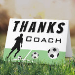Merci Coach Soccer Player Carte de remerciements<br><div class="desc">Merci Coach Soccer Player Carte de remerciements. Joueur de football noir en silhouette d'action,  les boules de football sur le terrain de jeu. Carte de remerciements pour un entraîneur de football,  maman de football,  papa de football,  entraîneur de sport de lycée pour enfants, ...  Merci à votre entraîneur sportif.</div>