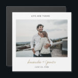 Merci d'aimant Mariage photo personnalisé Modèle<br><div class="desc">Ce mariage photo moderne et simple, élégant, merci modèle magnétique présente vos noms dans une élégante tonalité dorée appelée California Gold dans un script d'écriture manuscrite vivant sous votre photo. Le texte de la date ci-dessous qui est un ton gris. Vous pouvez choisir de modifier la police, la ponctuation ou...</div>