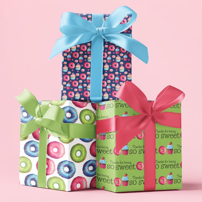 Merci D'Être Si Douce Feuilles D'Enveloppement (Thanks someone for being so sweet with these fun donut and cupcake wrapping paper sheets! )