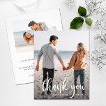 Merci photo du Mariage de texte blanc<br><div class="desc">Un petit papier abordable de 4, 5 po x 5, 6 po présente votre photo, les mots Merci et vos noms en lettres chic avec votre note de remerciement au dos. Papier de 110 livres et 3 tailles au choix. **LES ENVELOPPES BLANCHES SONT FACULTATIVES SUR LA PAGE DE COMMANDE. Assurez-vous...</div>
