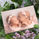 Merci Twins Baby Gift Nouveau-né Baby shower<br><div class="desc">Merci Twins Baby Gift Newborn Baby shower Thank You Cards présente votre photo préférée avec le texte "Merci" dans élégant script blanc moderne sur le devant et une photo supplémentaire et votre message personnalisé au verso. Personnalisez en modifiant le texte dans les zones de texte fournies. CONSEIL PHOTO : centre...</div>