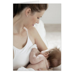 Mère allaitant bébé 2